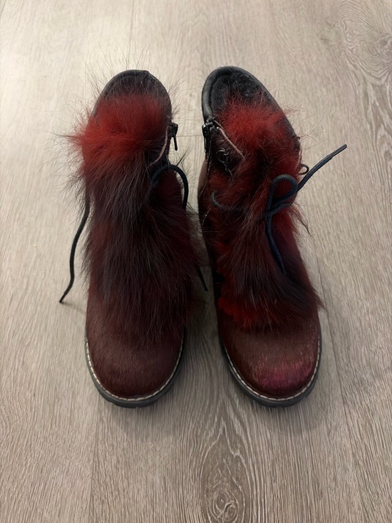 Shoes - Vintage Alfred c Women's Red Fur and pony hair Lace-Up Booties size 9 women